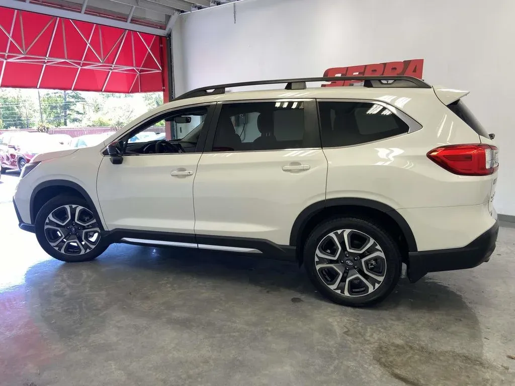2024 Subaru Ascent Limited thumbnail 6
