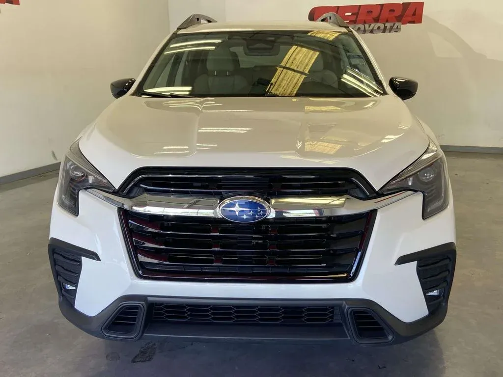 2024 Subaru Ascent Limited thumbnail 8
