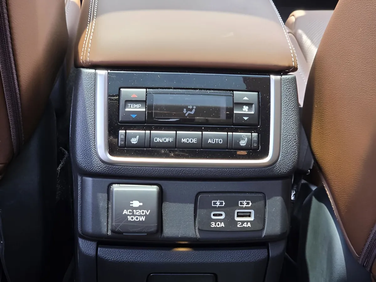 2024 Subaru Ascent Touring 7-Passenger thumbnail 13