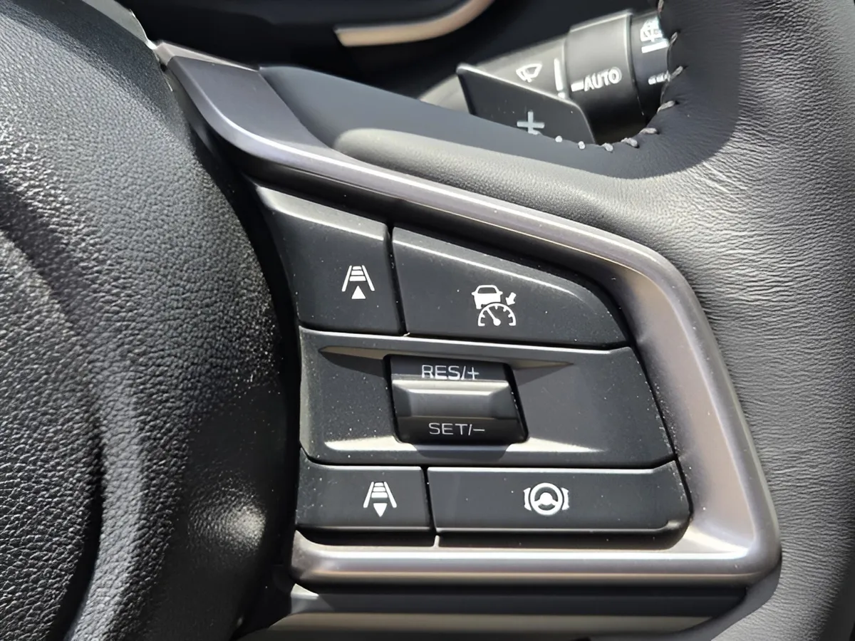 2024 Subaru Ascent Touring 7-Passenger thumbnail 24