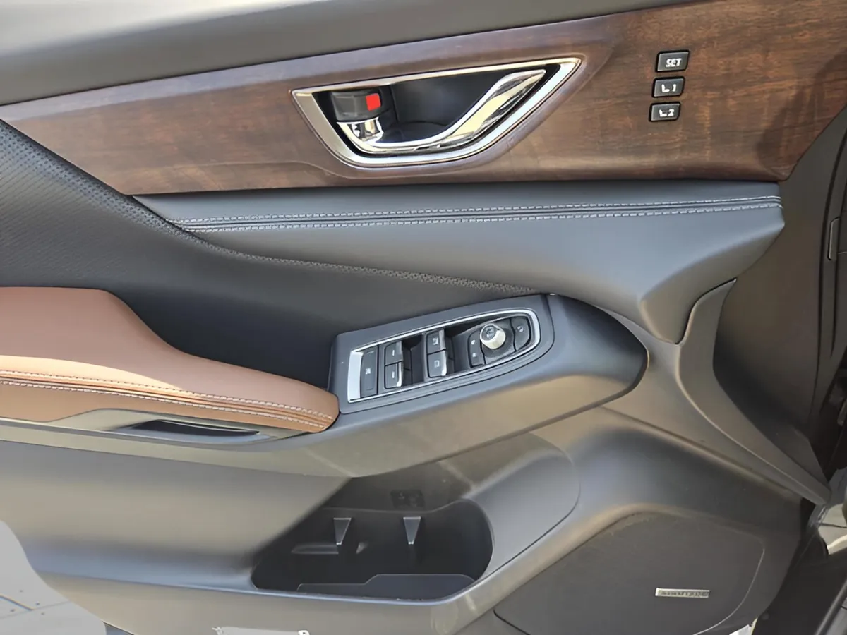 2024 Subaru Ascent Touring 7-Passenger thumbnail 27