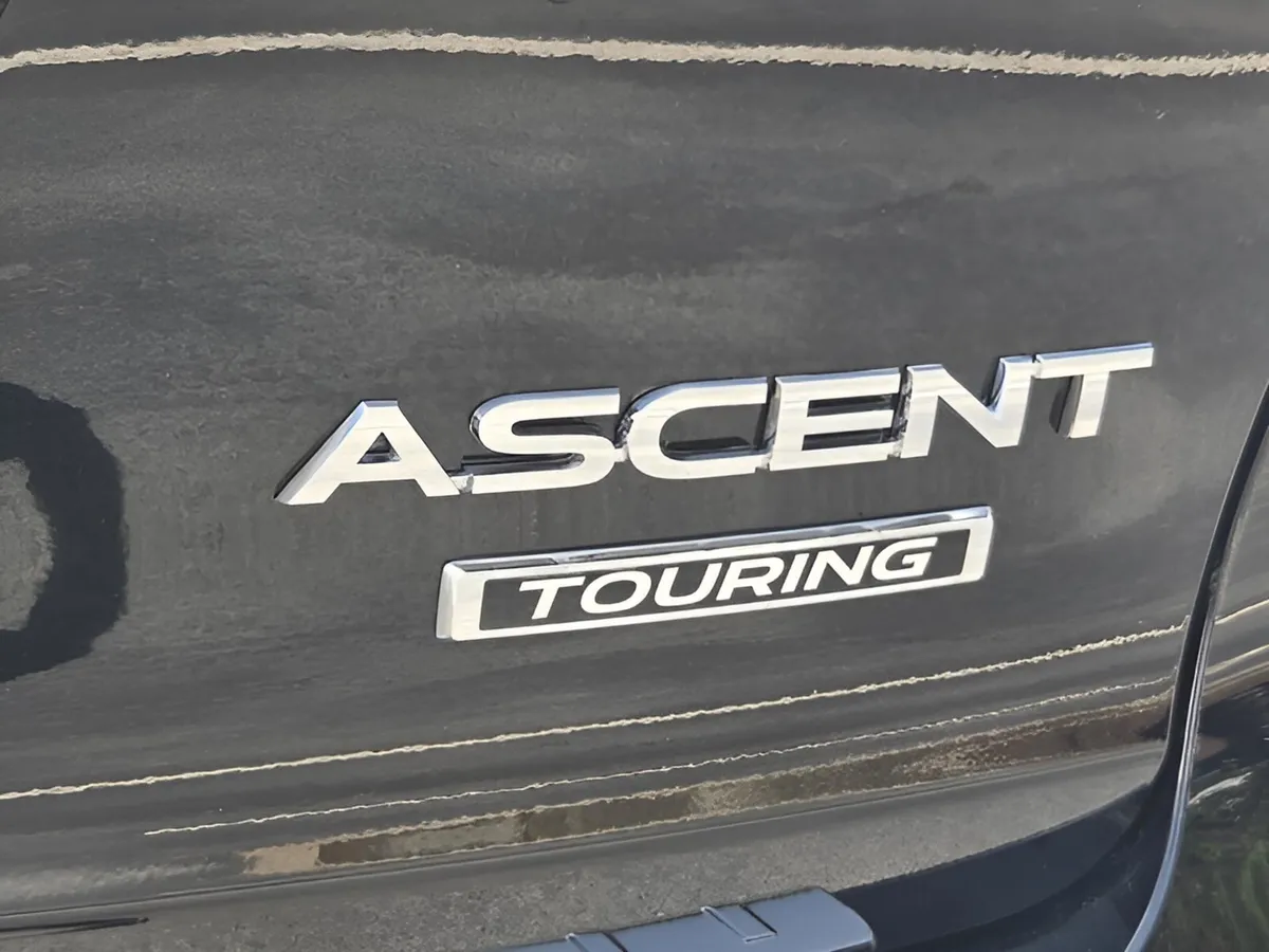 2024 Subaru Ascent Touring 7-Passenger thumbnail 34