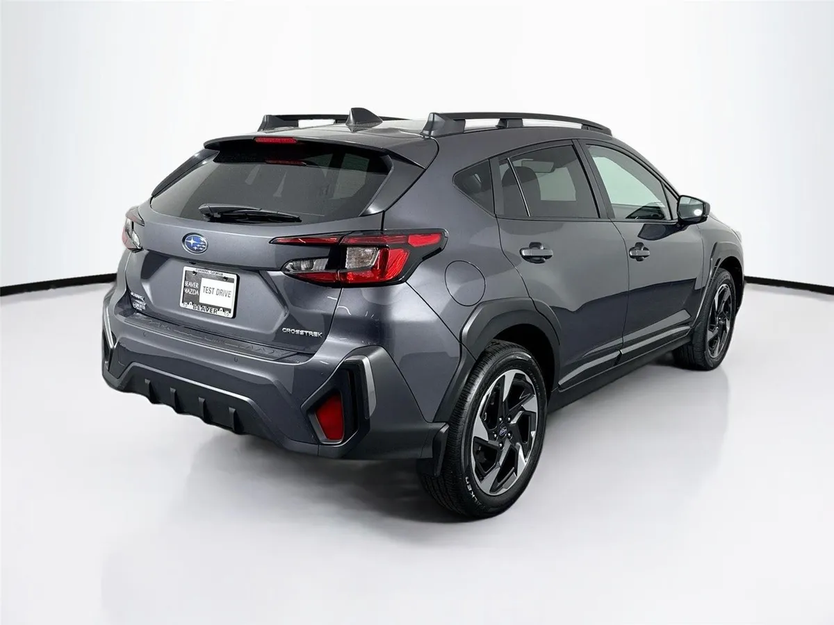 2024 Subaru Crosstrek Limited thumbnail 2