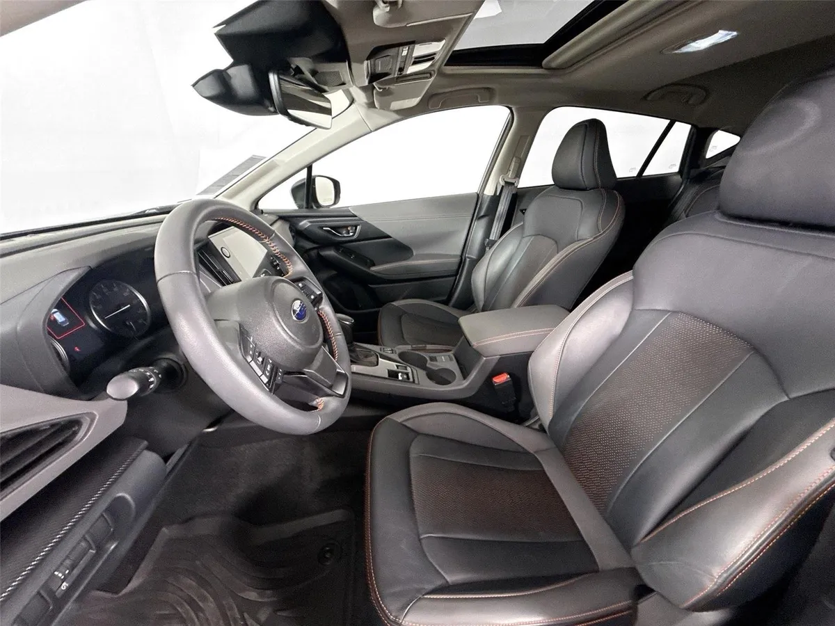 2024 Subaru Crosstrek Limited thumbnail 3