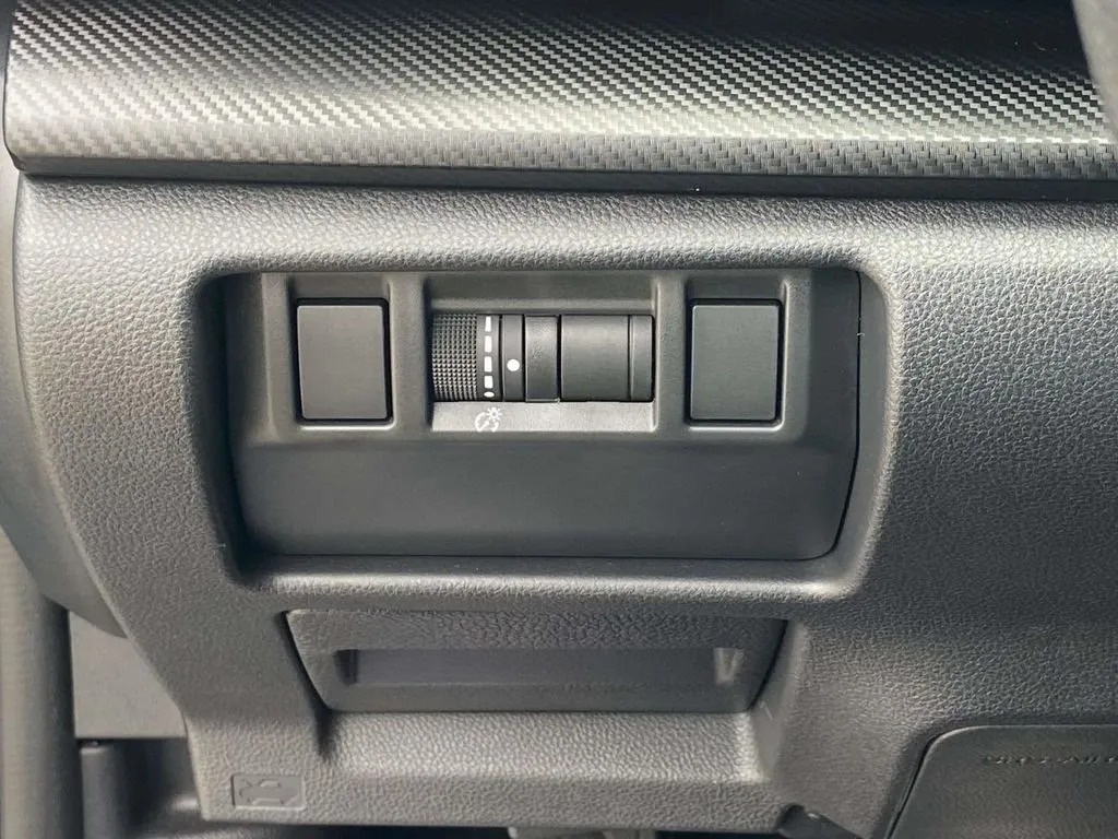 2024 Subaru Crosstrek Premium thumbnail 31