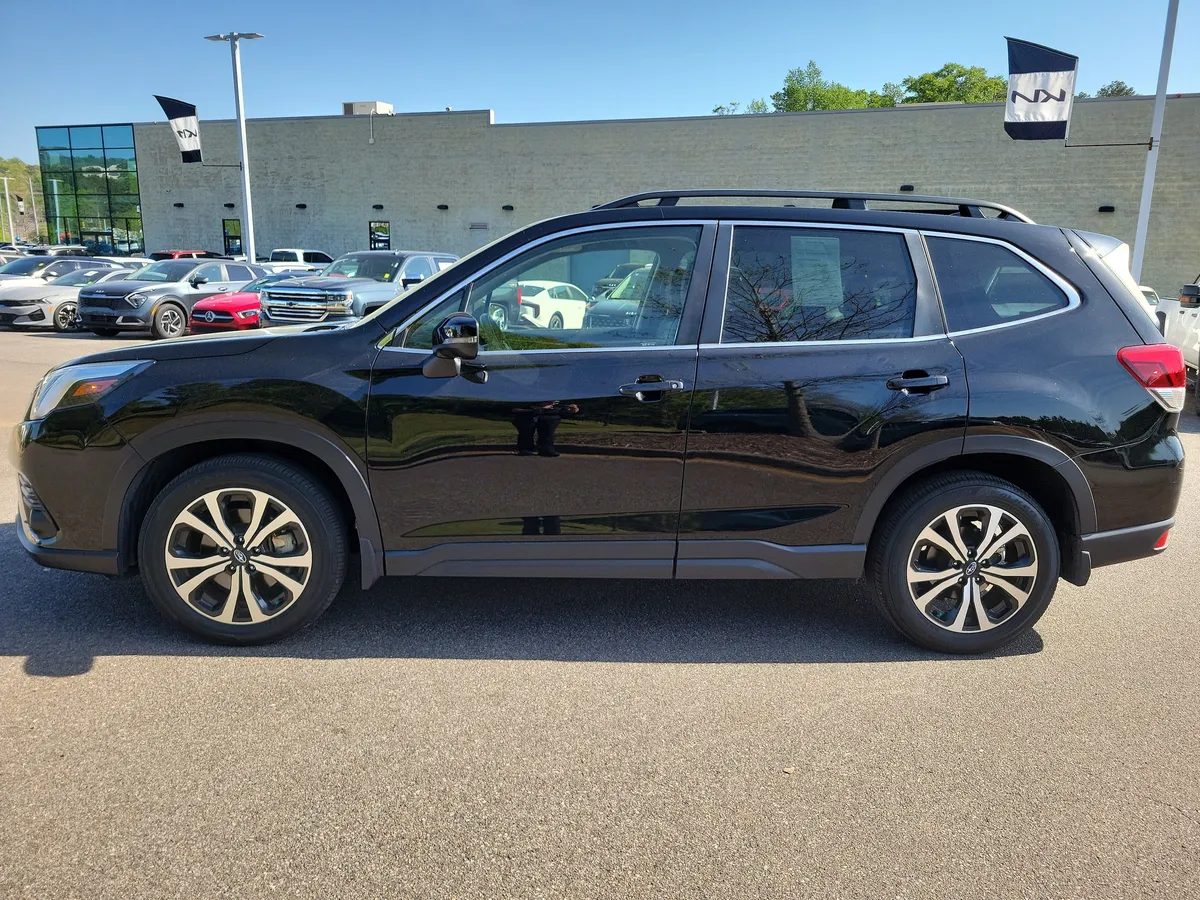 2024 Subaru Forester Limited thumbnail 2