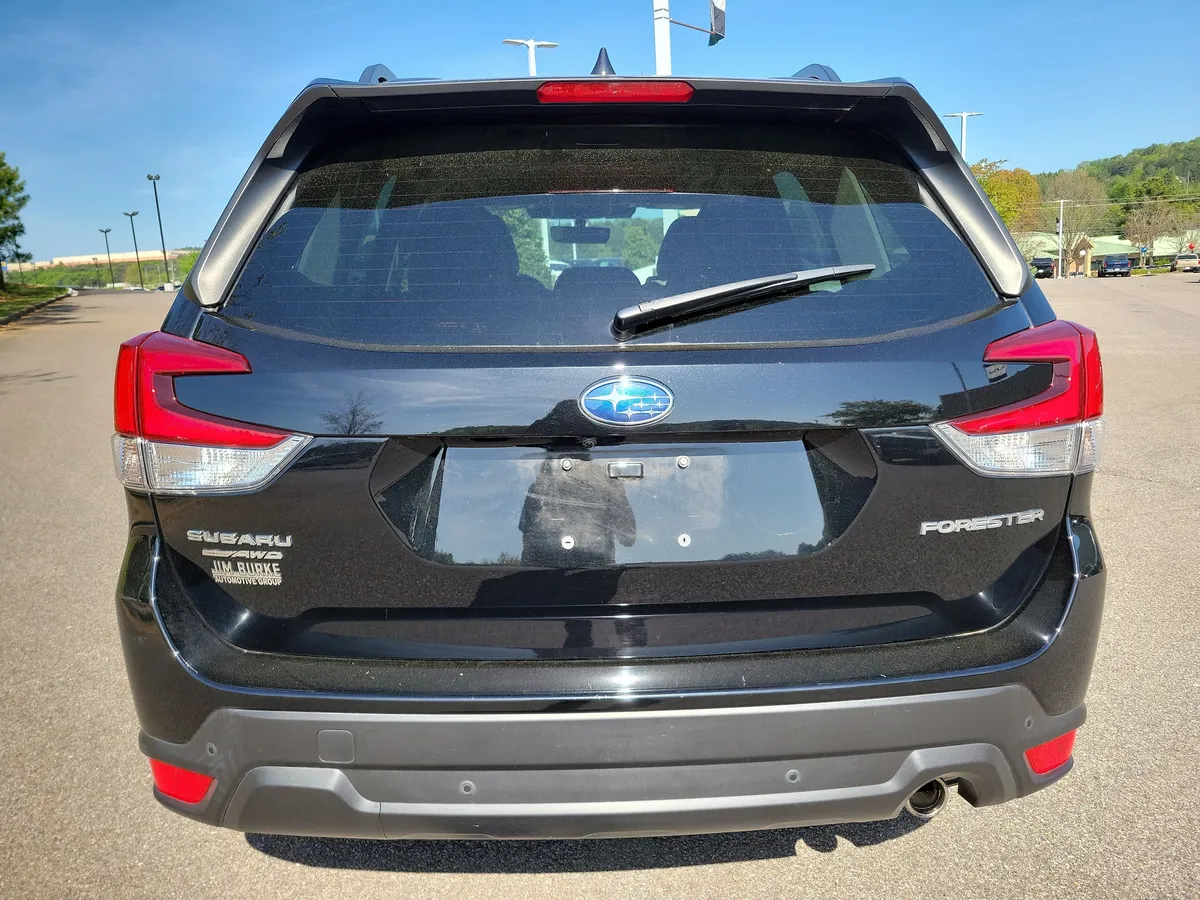 2024 Subaru Forester Limited thumbnail 4