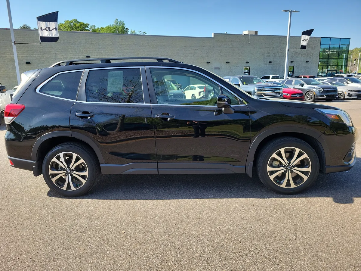 2024 Subaru Forester Limited thumbnail 6