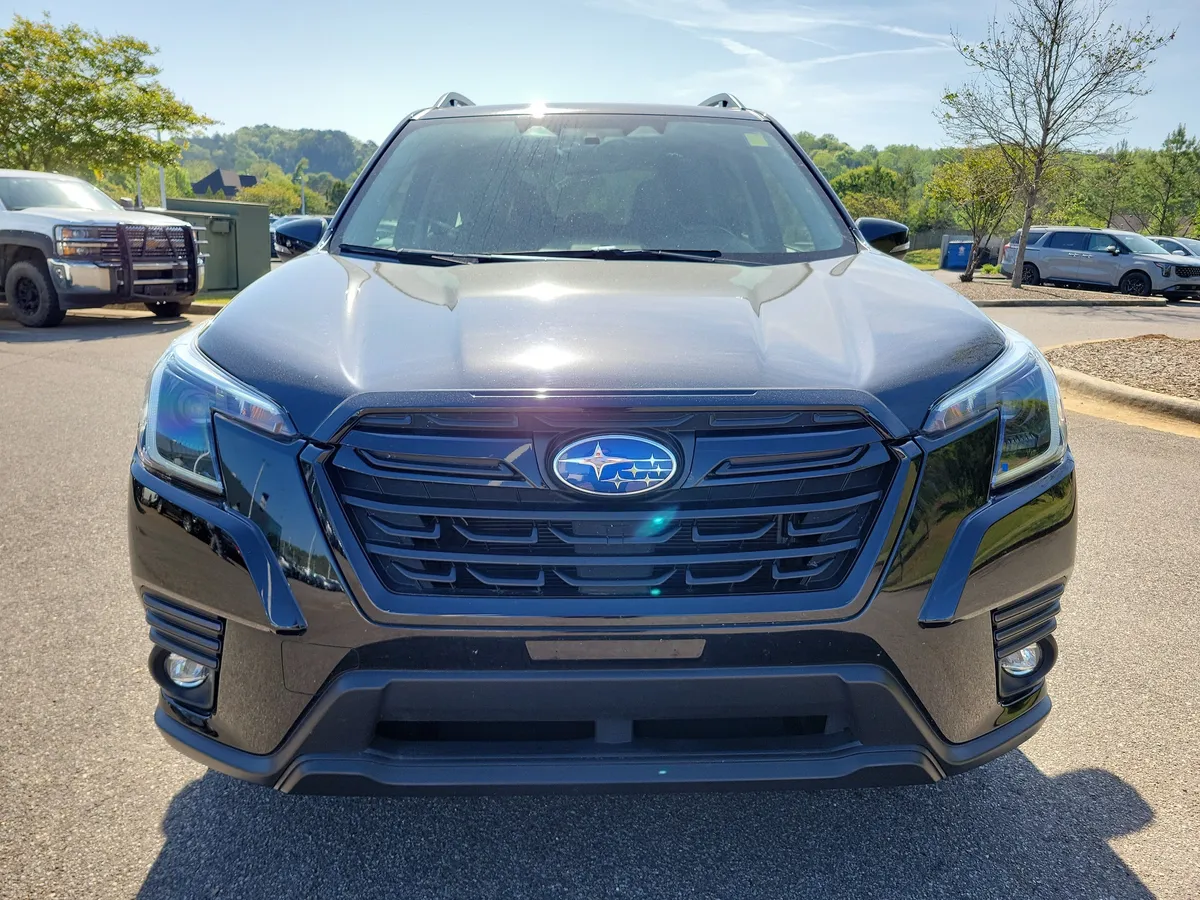 2024 Subaru Forester Limited thumbnail 8