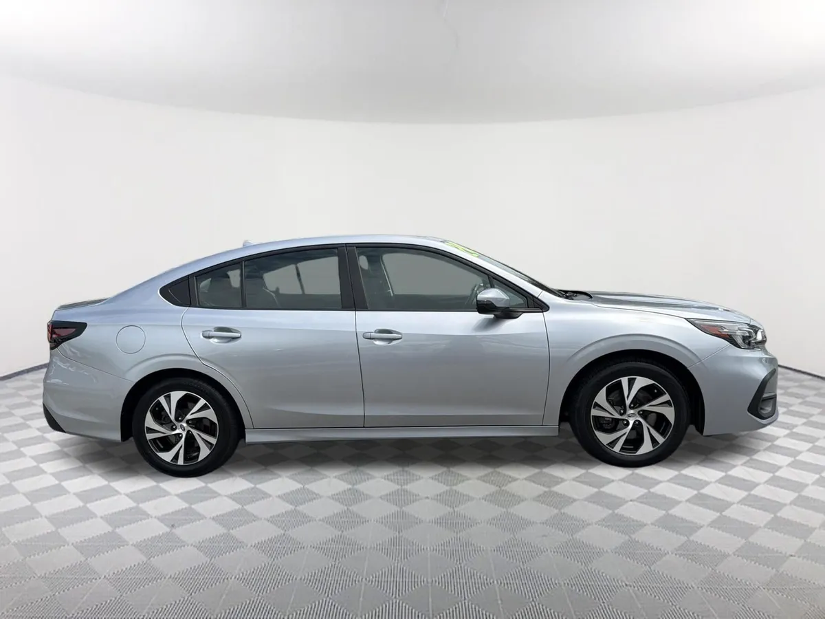 2024 Subaru Legacy Premium thumbnail 17