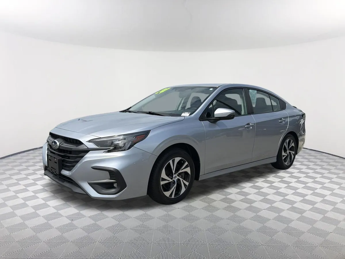 2024 Subaru Legacy Premium thumbnail 3