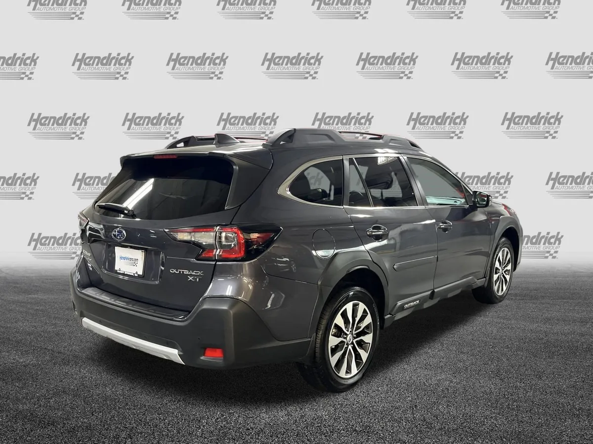 2024 Subaru Outback Limited XT thumbnail 10