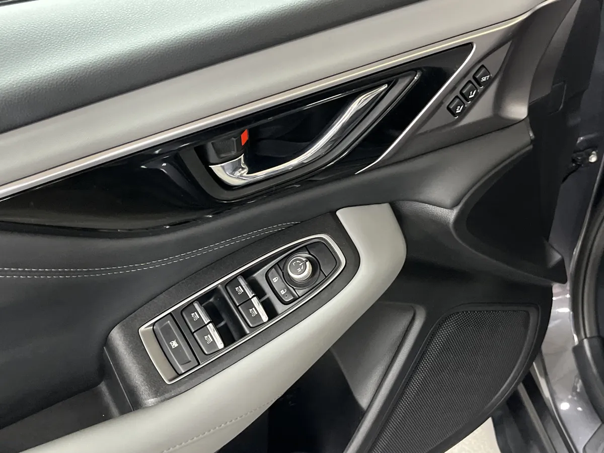 2024 Subaru Outback Limited XT thumbnail 15