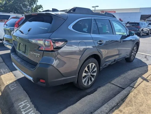 2024 Subaru Outback Limited XT thumbnail 3