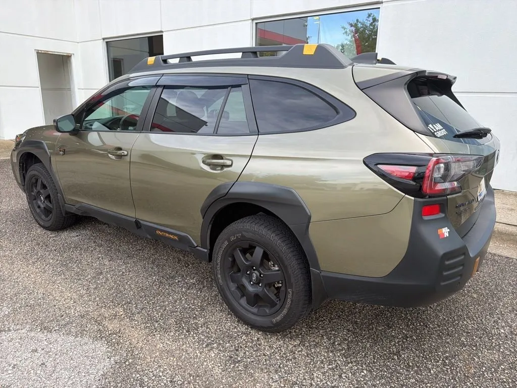 2024 Subaru Outback Wilderness thumbnail 2