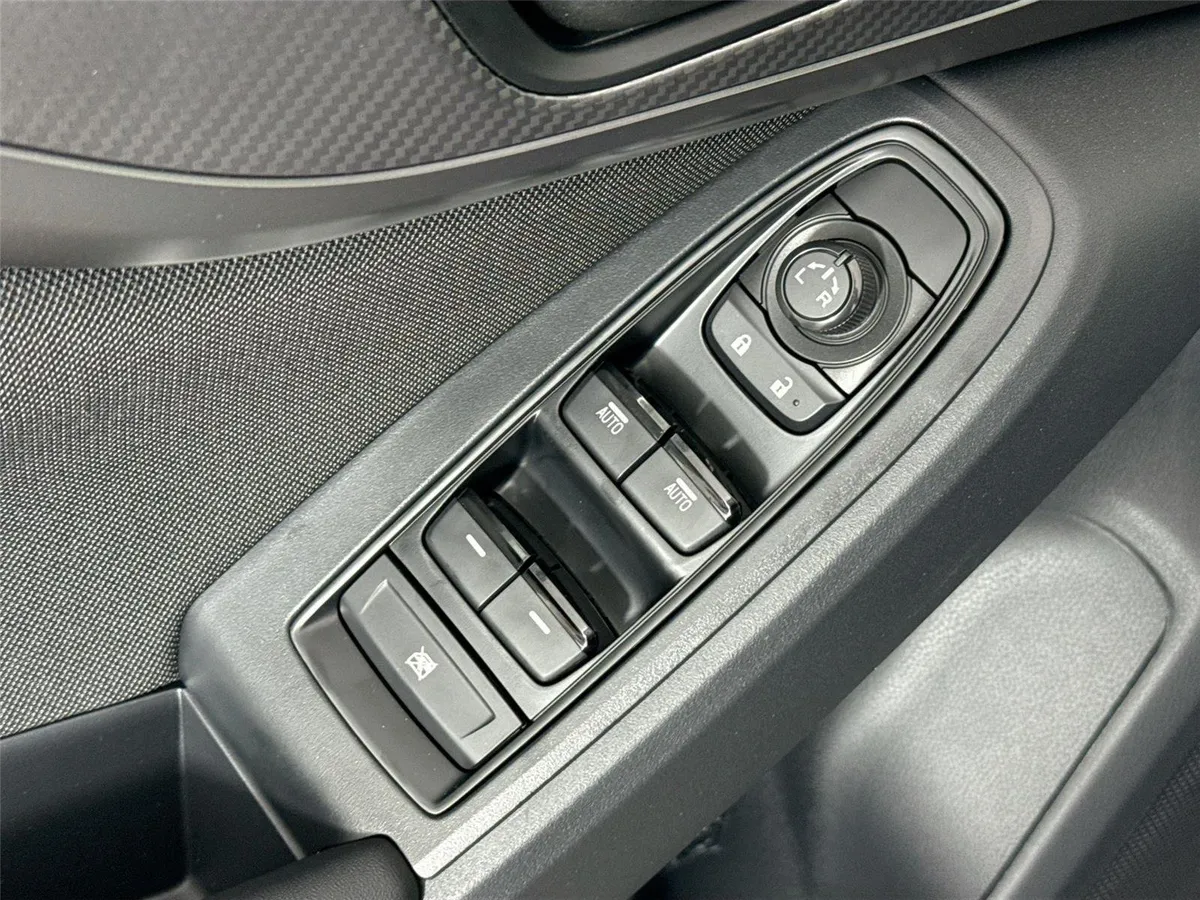 2024 Subaru WRX 4DR MT thumbnail 26