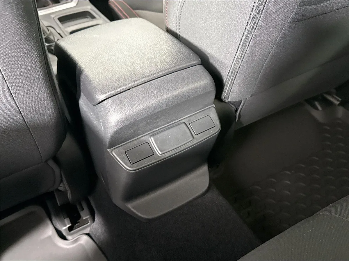2024 Subaru WRX 4DR MT thumbnail 33