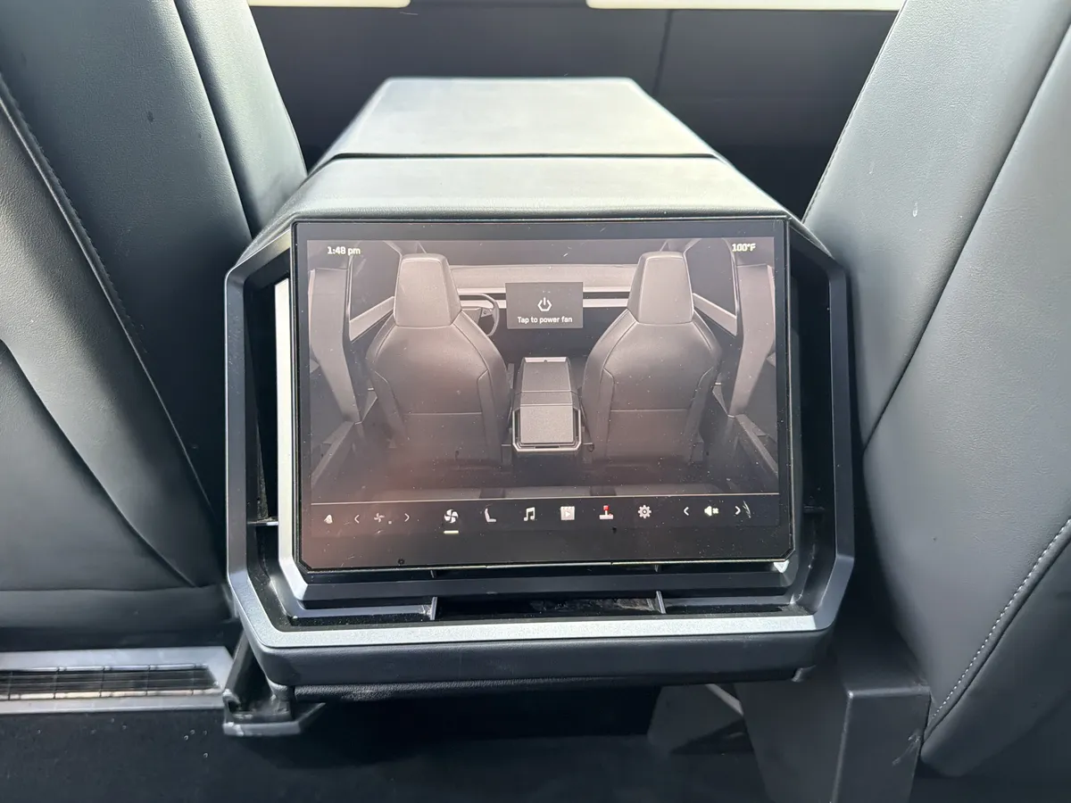 2024 Tesla Cybertruck thumbnail 21