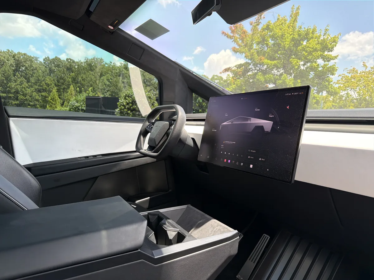2024 Tesla Cybertruck thumbnail 5
