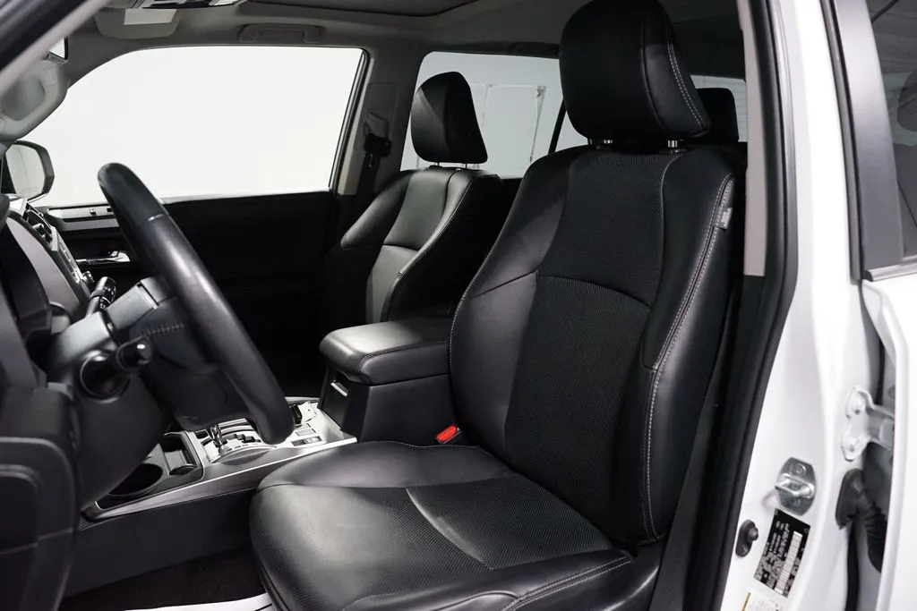 2024 Toyota 4Runner Limited thumbnail 6