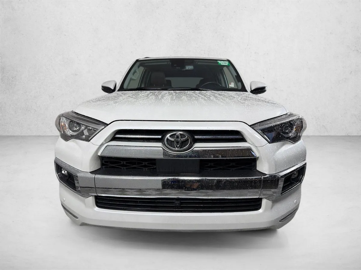 2024 Toyota 4Runner Limited thumbnail 10