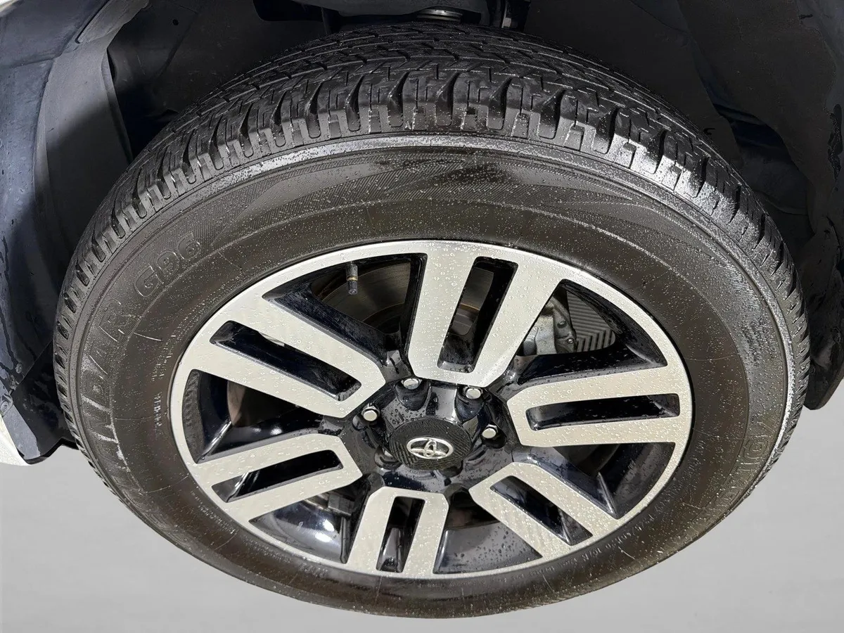 2024 Toyota 4Runner Limited thumbnail 13