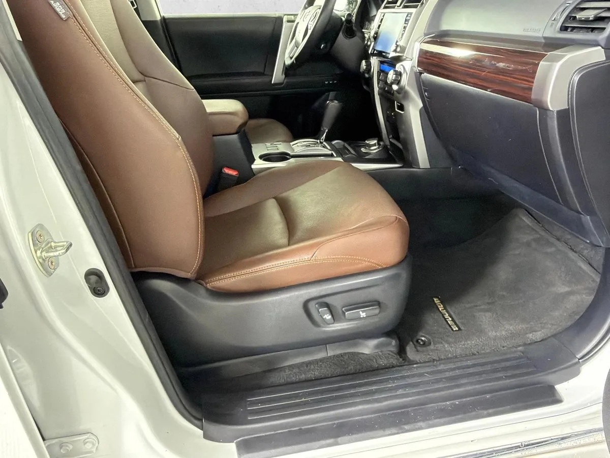 2024 Toyota 4Runner Limited thumbnail 15