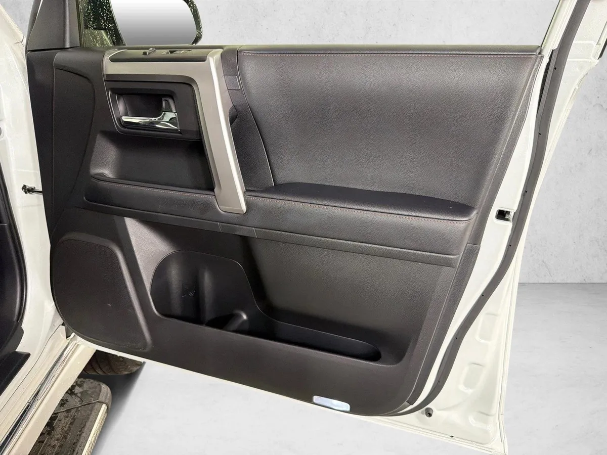 2024 Toyota 4Runner Limited thumbnail 16