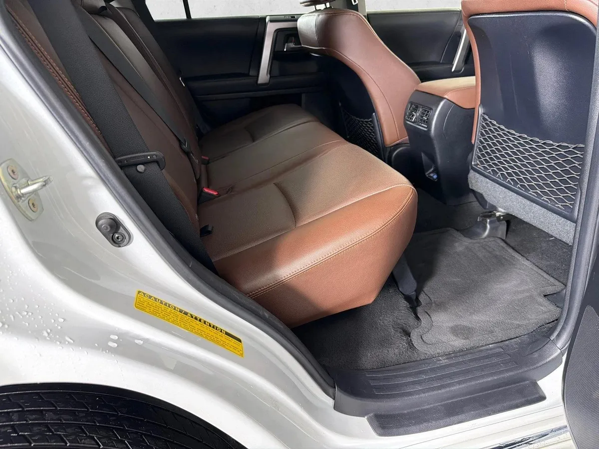 2024 Toyota 4Runner Limited thumbnail 17