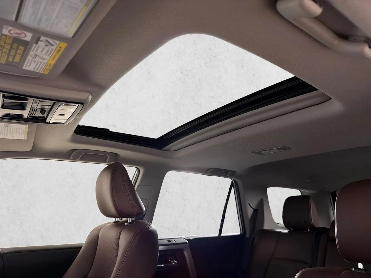 2024 Toyota 4Runner Limited thumbnail 2
