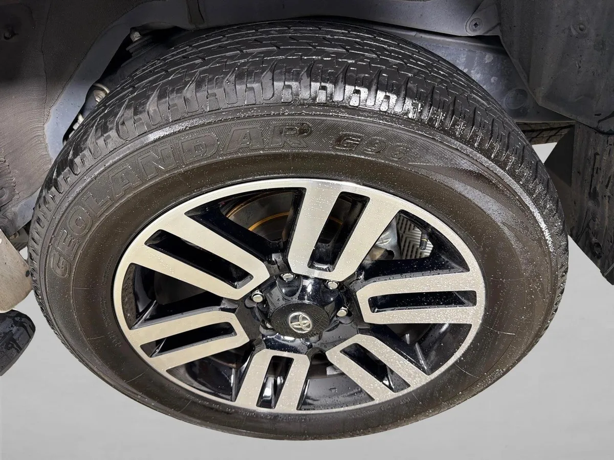 2024 Toyota 4Runner Limited thumbnail 21