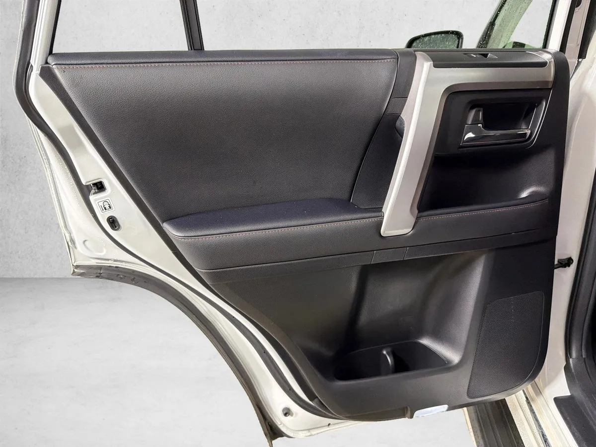2024 Toyota 4Runner Limited thumbnail 23