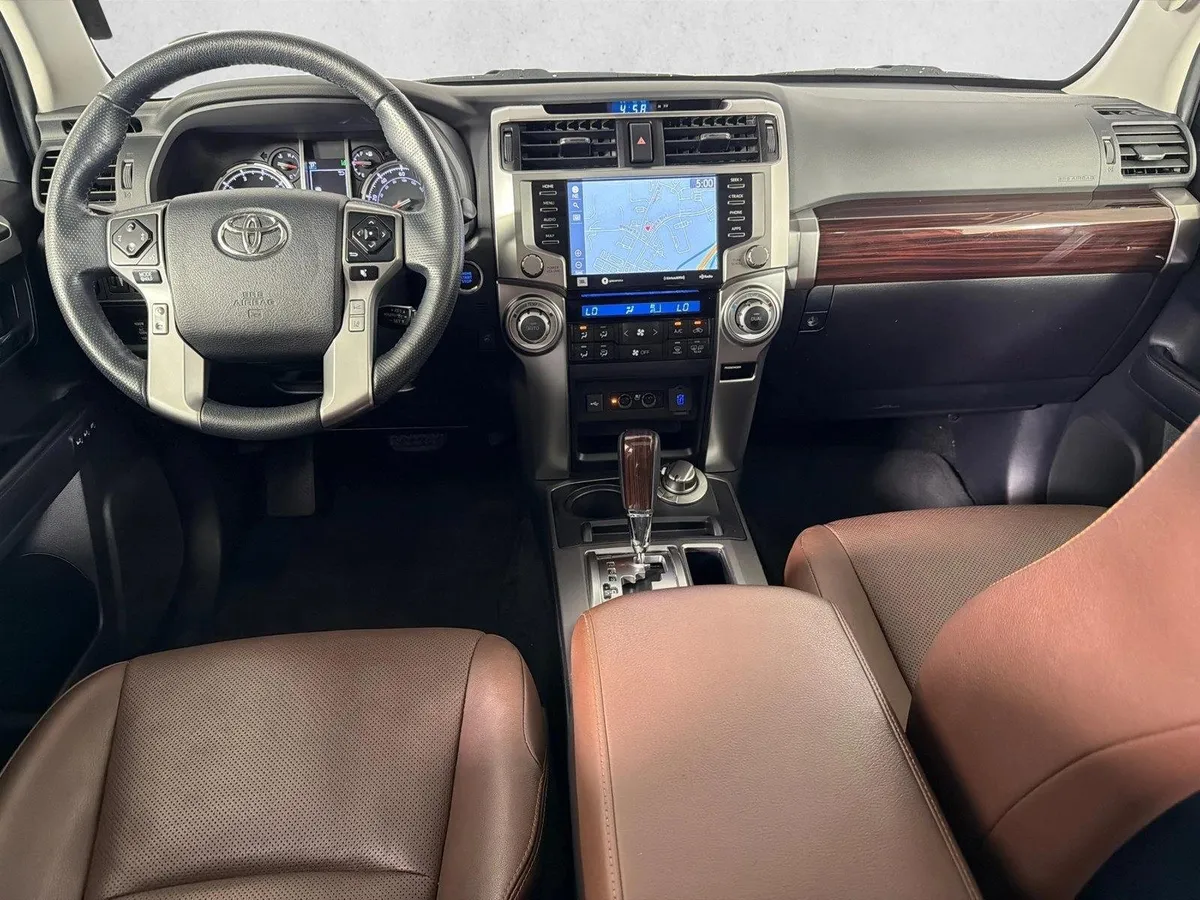 2024 Toyota 4Runner Limited thumbnail 24