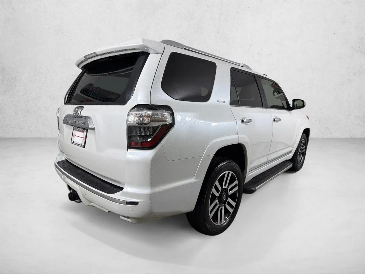2024 Toyota 4Runner Limited thumbnail 5