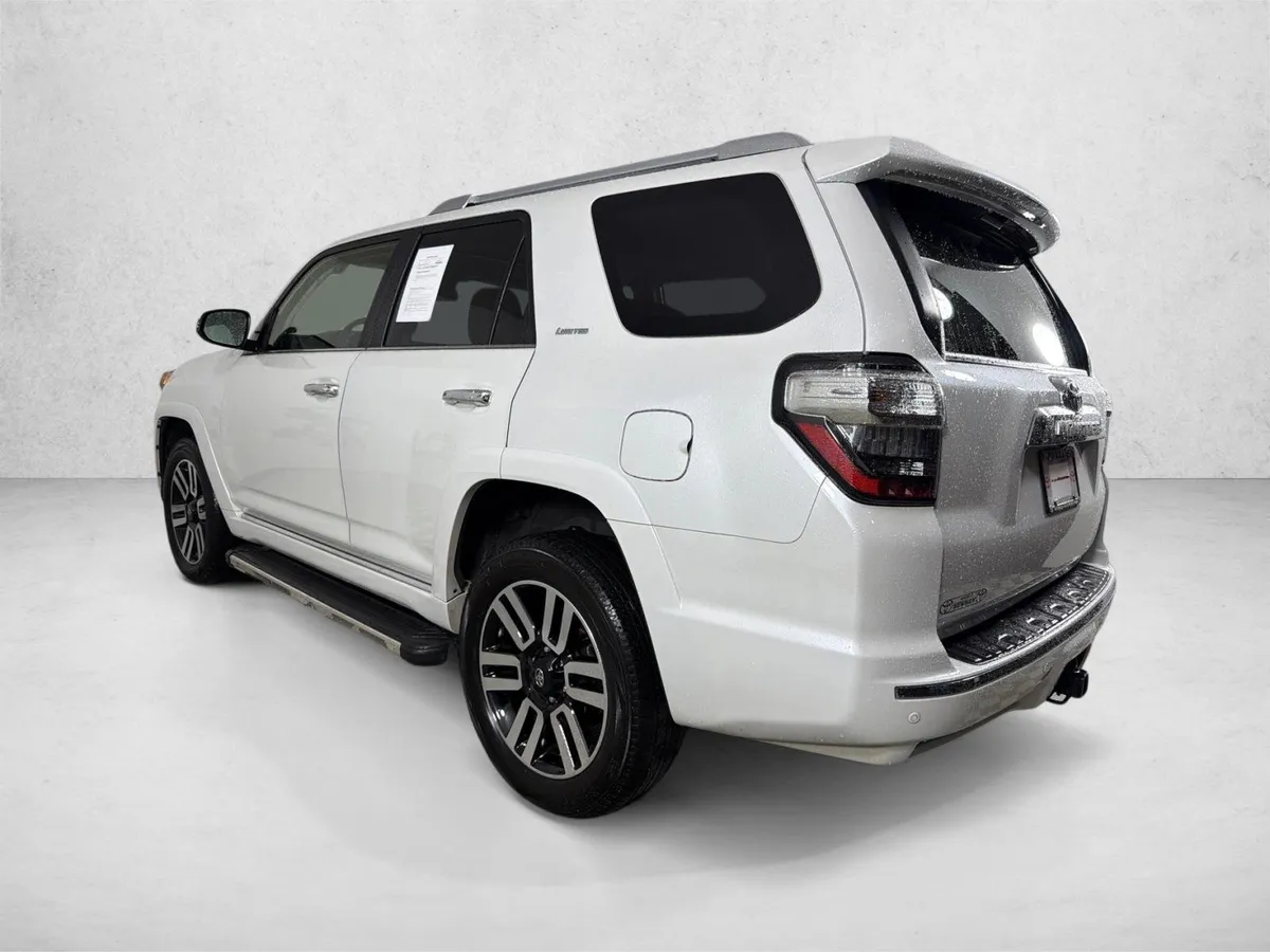 2024 Toyota 4Runner Limited thumbnail 7