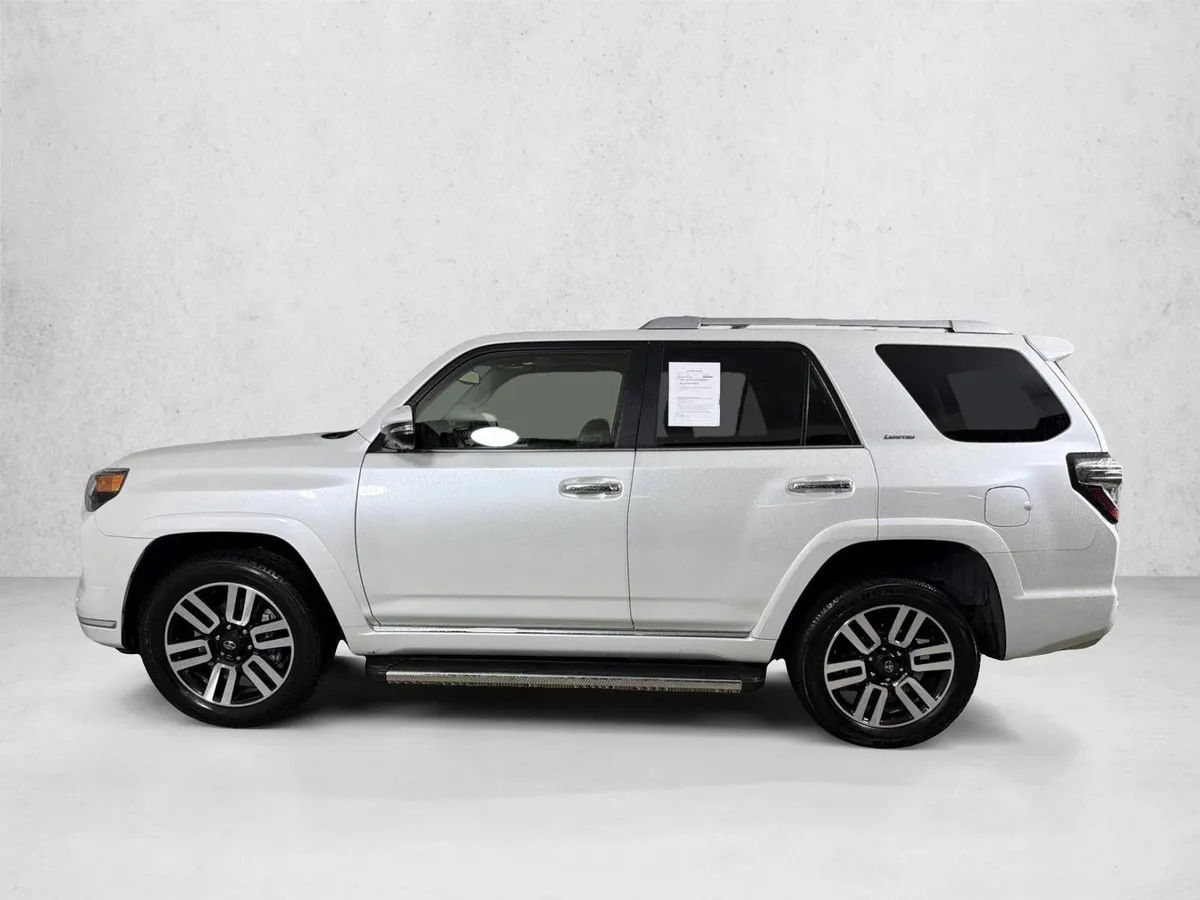 2024 Toyota 4Runner Limited thumbnail 8