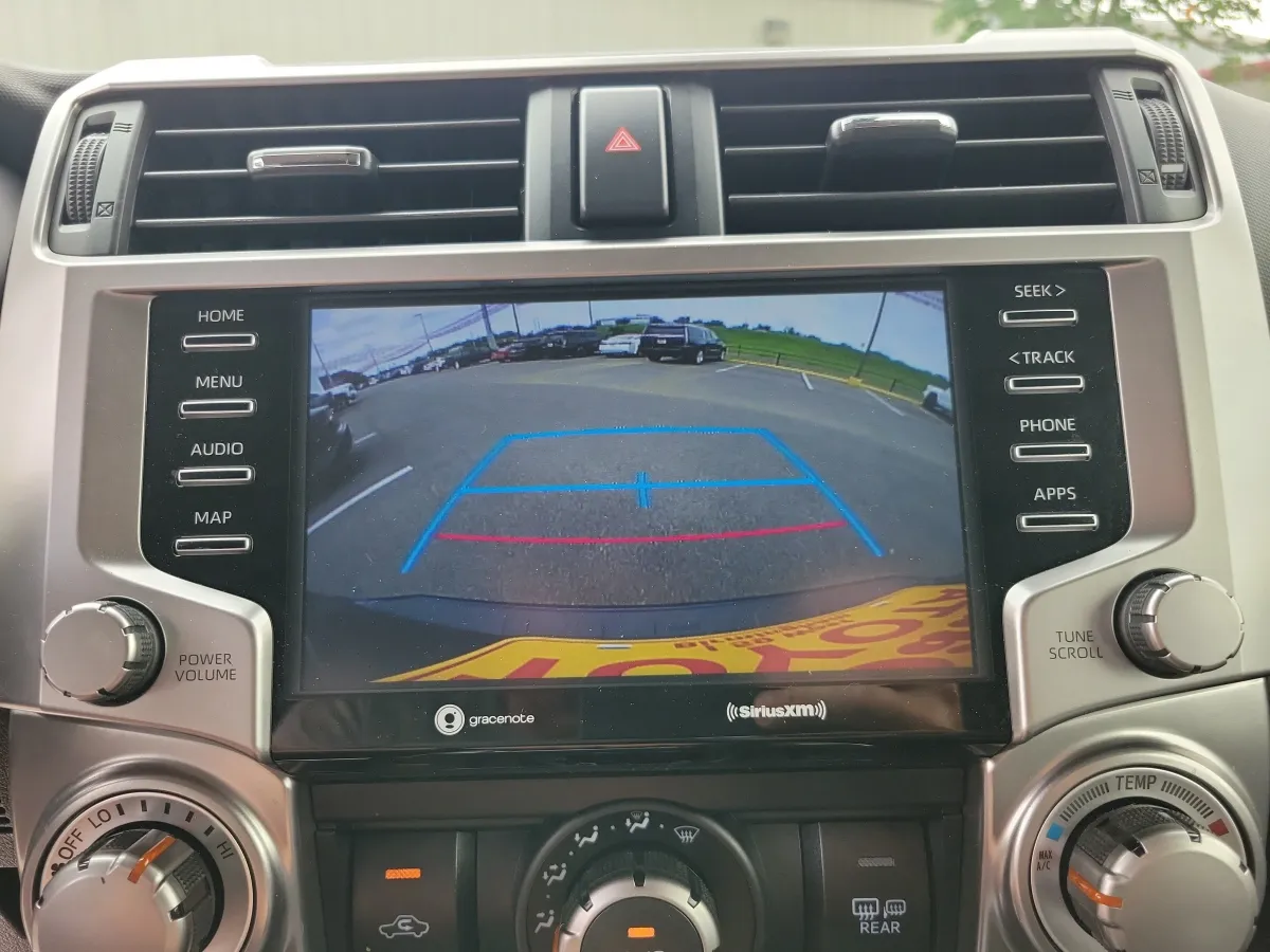 2024 Toyota 4Runner SR5 thumbnail 12