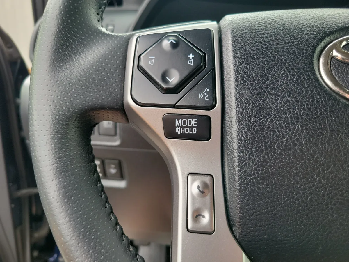 2024 Toyota 4Runner SR5 thumbnail 14