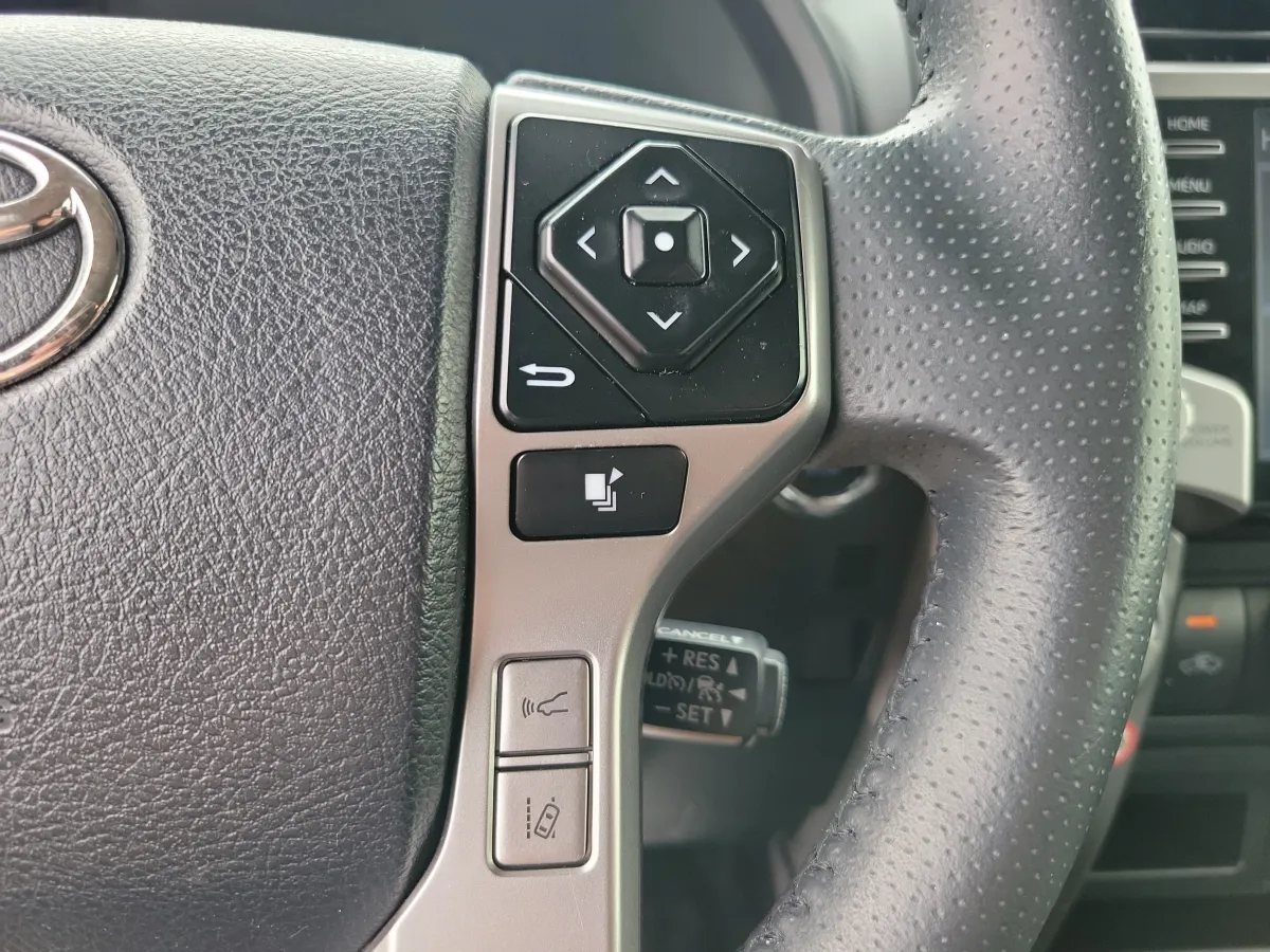 2024 Toyota 4Runner SR5 thumbnail 15
