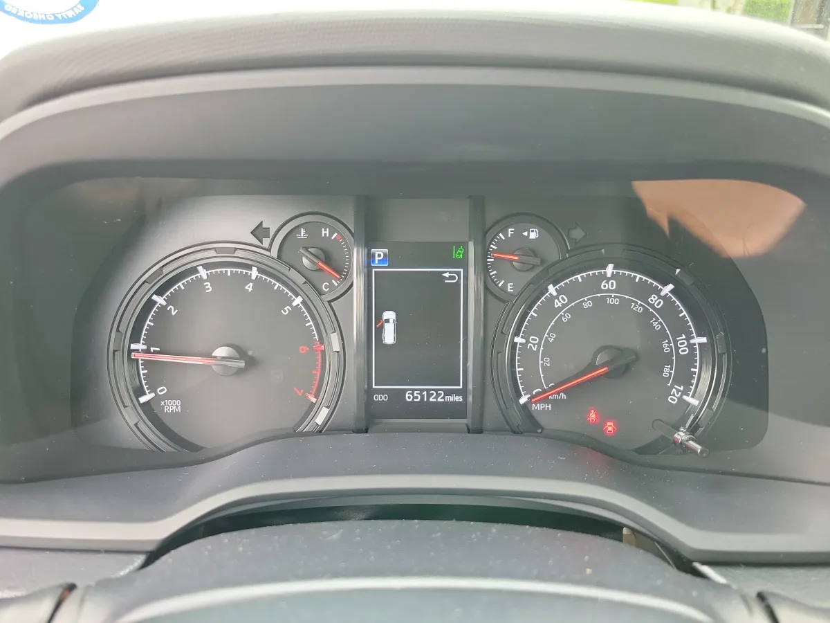 2024 Toyota 4Runner SR5 thumbnail 16