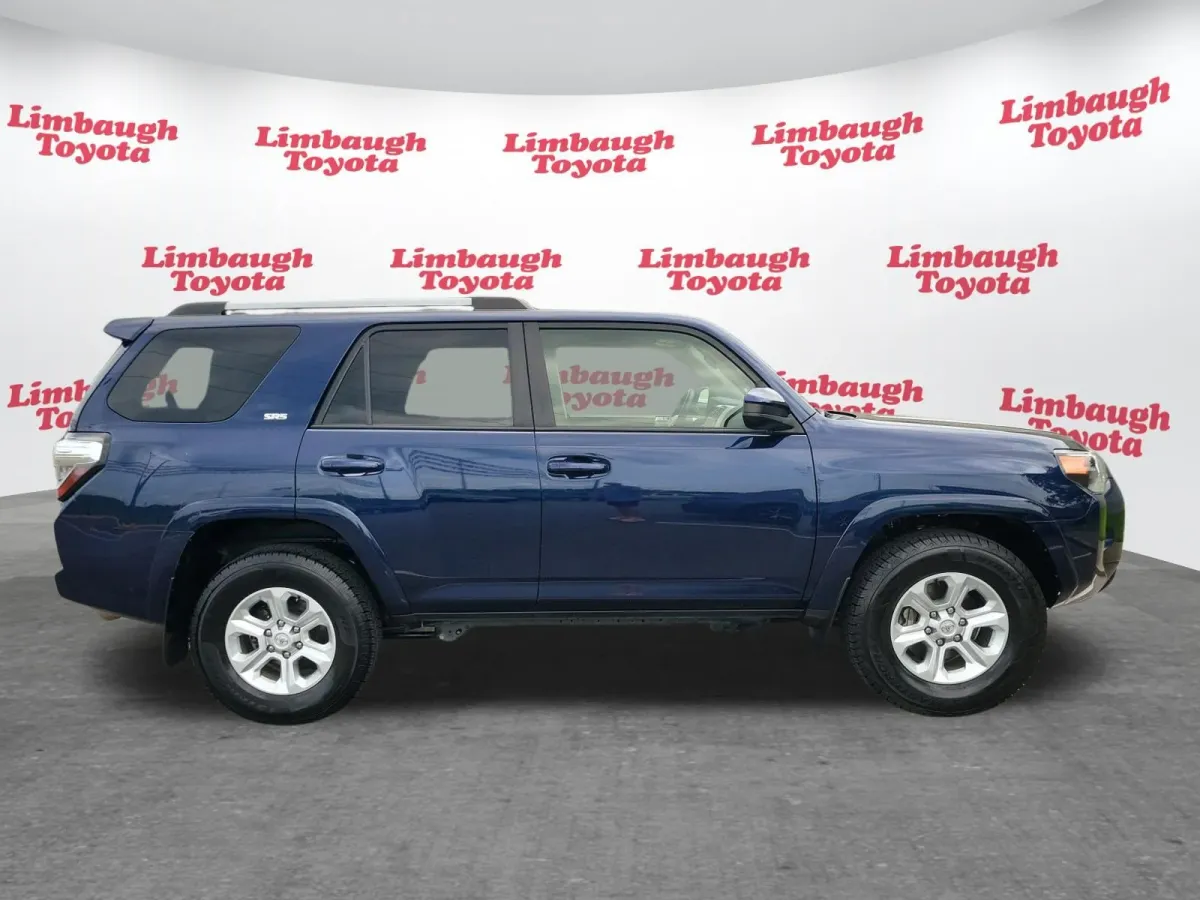 2024 Toyota 4Runner SR5 thumbnail 2