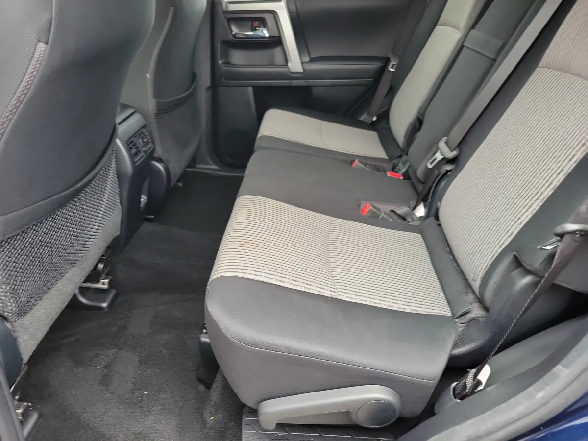 2024 Toyota 4Runner SR5 thumbnail 8