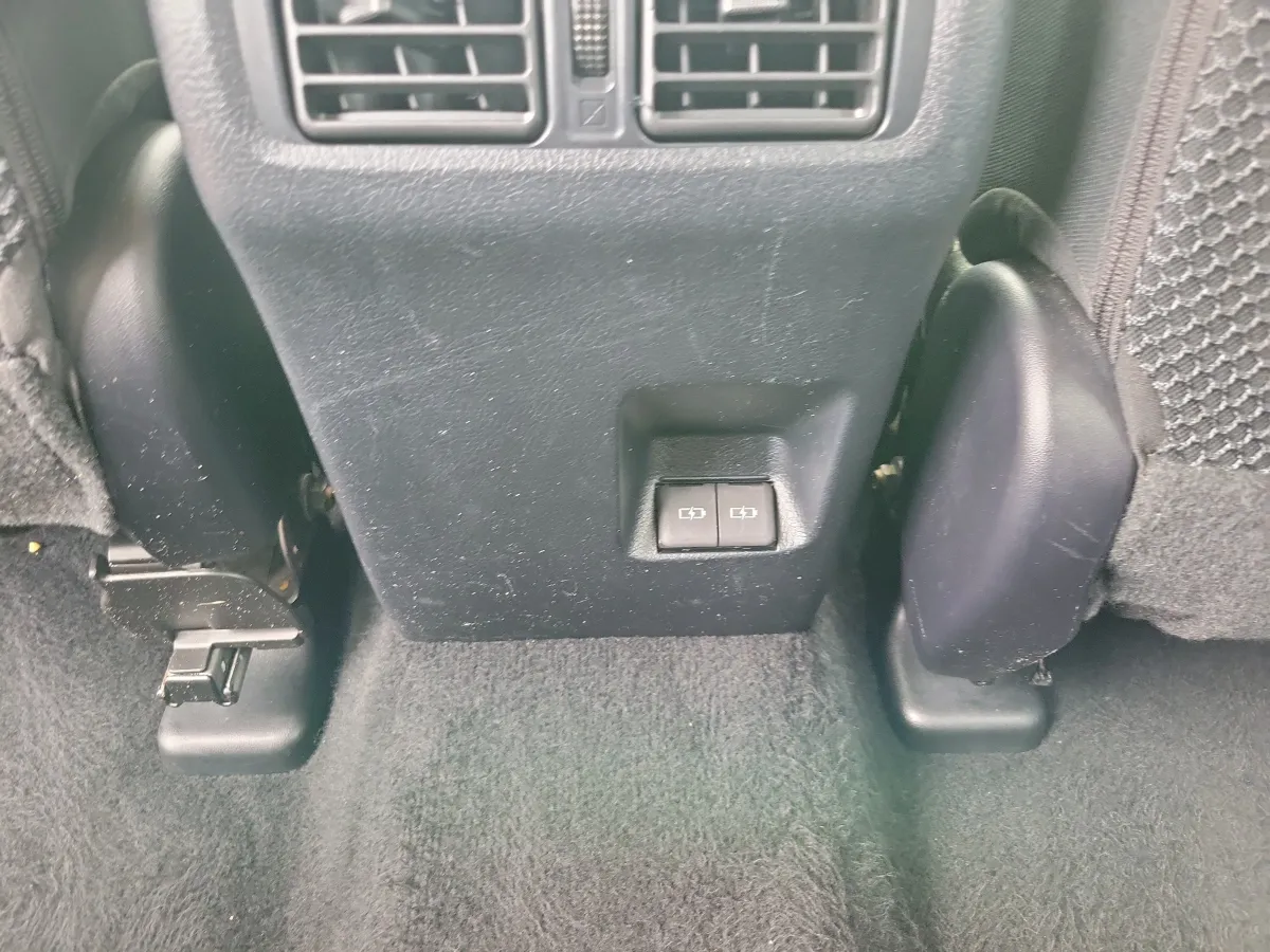 2024 Toyota 4Runner SR5 thumbnail 9