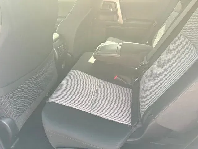2024 Toyota 4Runner SR5 thumbnail 18