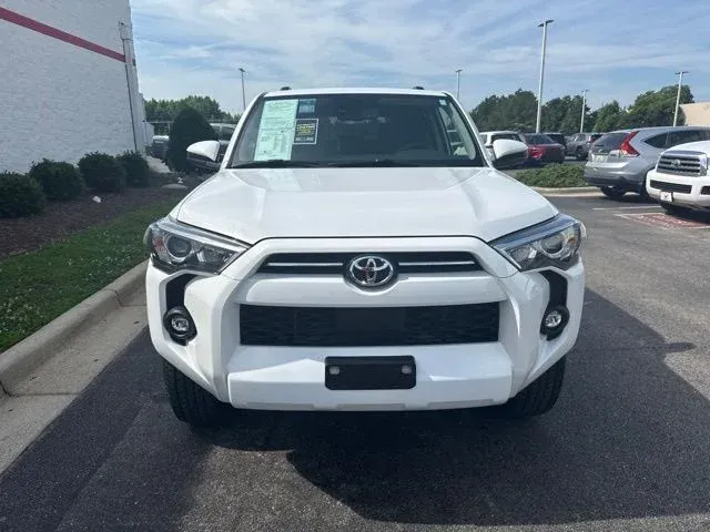 2024 Toyota 4Runner SR5 thumbnail 2