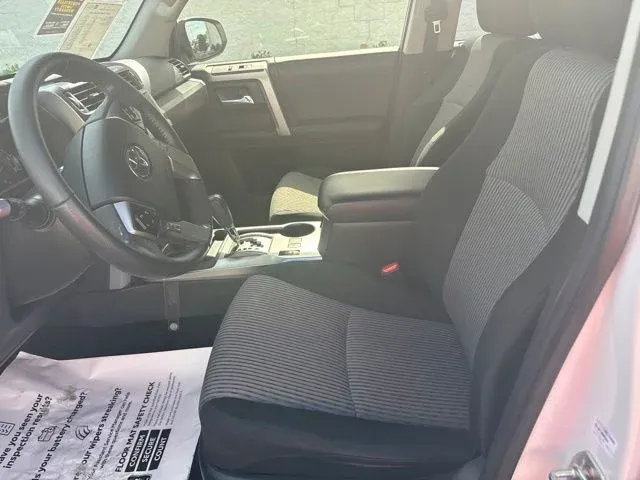 2024 Toyota 4Runner SR5 thumbnail 26