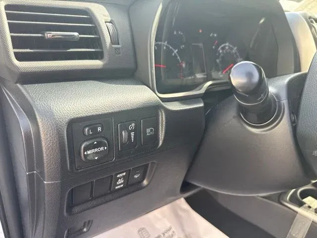 2024 Toyota 4Runner SR5 thumbnail 31