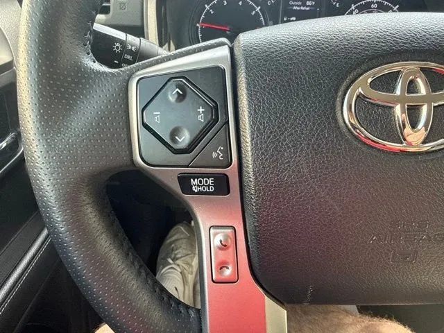 2024 Toyota 4Runner SR5 thumbnail 33