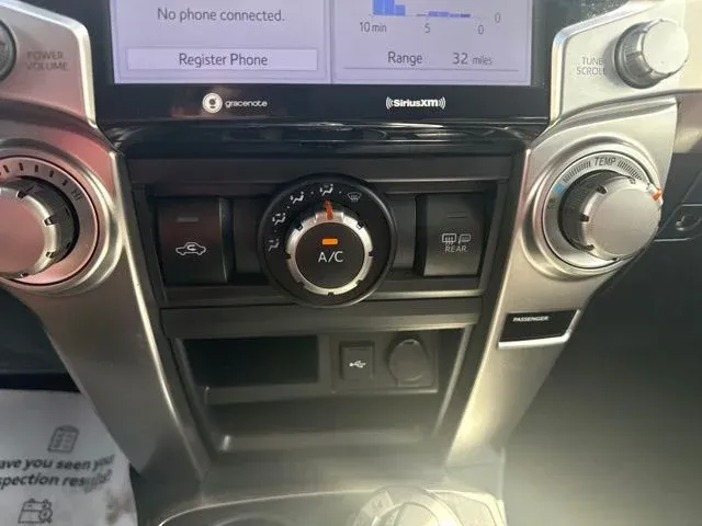 2024 Toyota 4Runner SR5 thumbnail 39