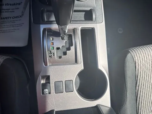 2024 Toyota 4Runner SR5 thumbnail 41